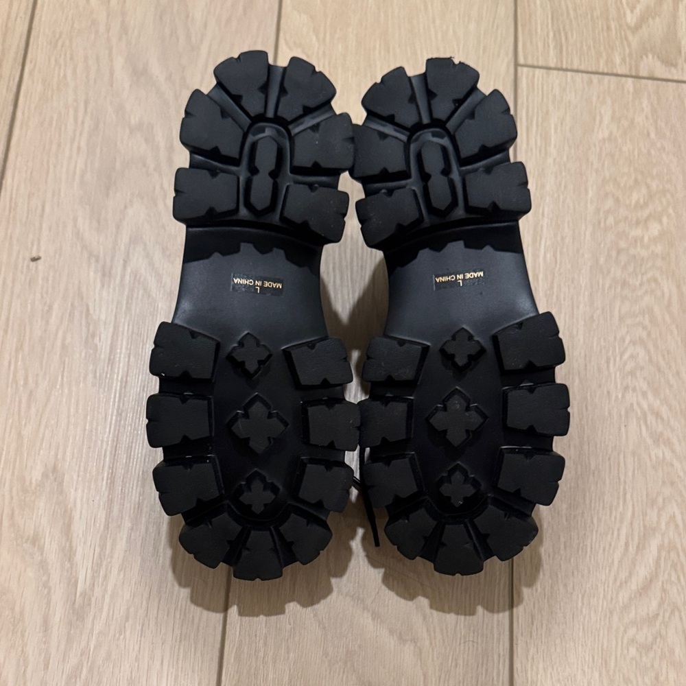Chic Black Women's Oxford Shoes - Picture 5 of 5